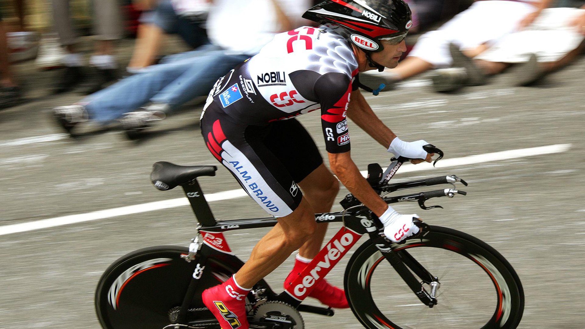 中国球员留洋喜讯：首次首发赢满堂彩