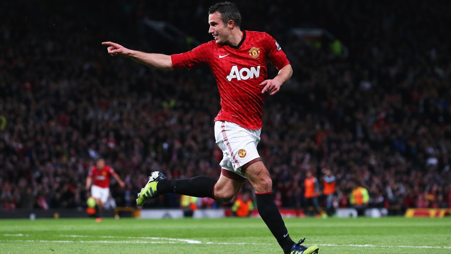 举重教练比赛中吼到破音成名场面